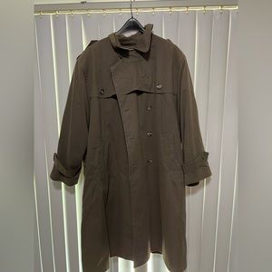 London Fog trench coat 42Sht good for doctor who cosplay